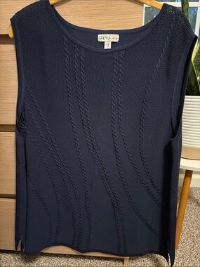 Classic women’s  Navy Blue Knit Sweater - Sleeveless NEW